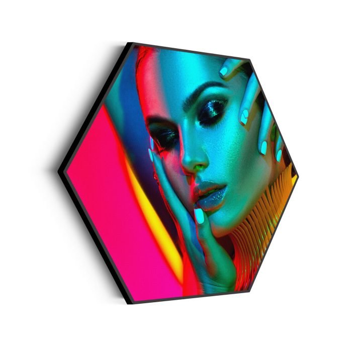akoestisch-schilderij-kleurrijke-vrouw-hexagon_Wecho